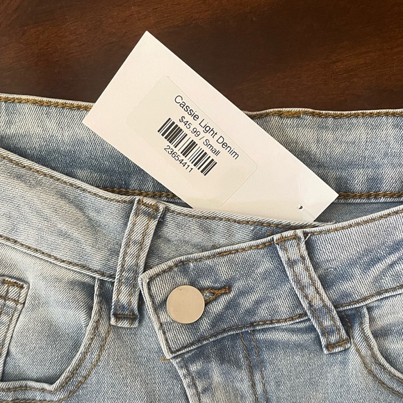Cassie Light Denim Jeans - Picture 4 of 4